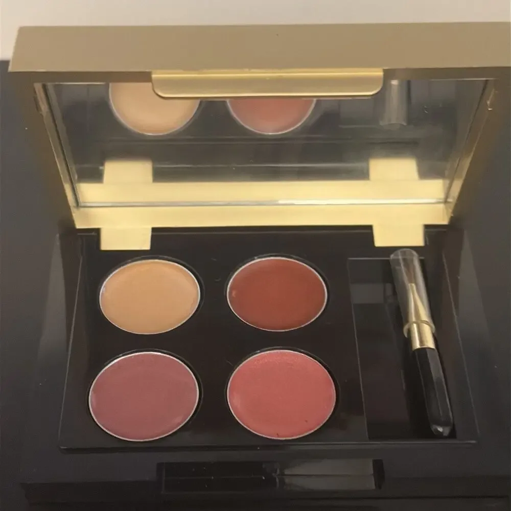 Elizabeth Arden Lipstick - 4 shades/brush